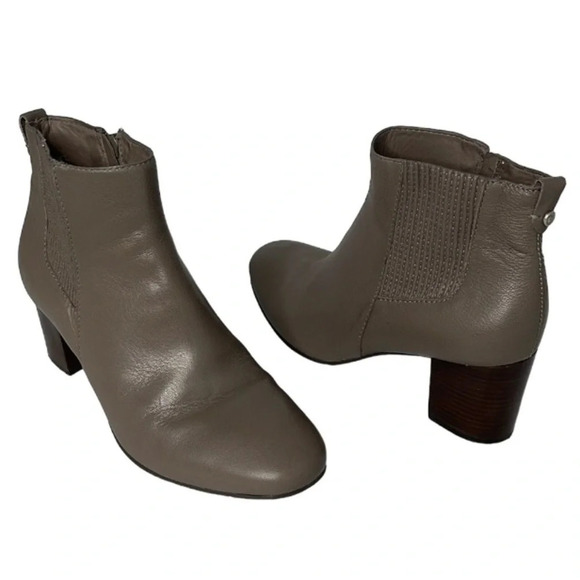 NURTURE Palie Taupe Brown Leather Over The Ankle Booties Stacked Chunky Heel 9.5 - Picture 14 of 14
